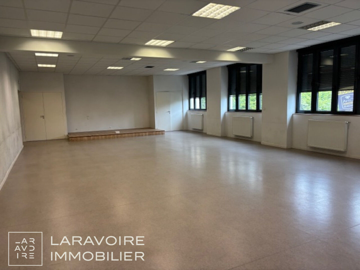 LOCATION - Local - SAINT ETIENNE (42100) - 5292 €