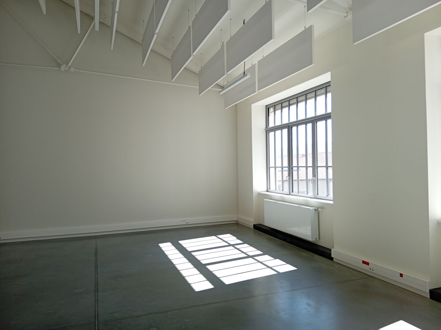 LOCATION - Local - SAINT ETIENNE (42000) - 1667 €