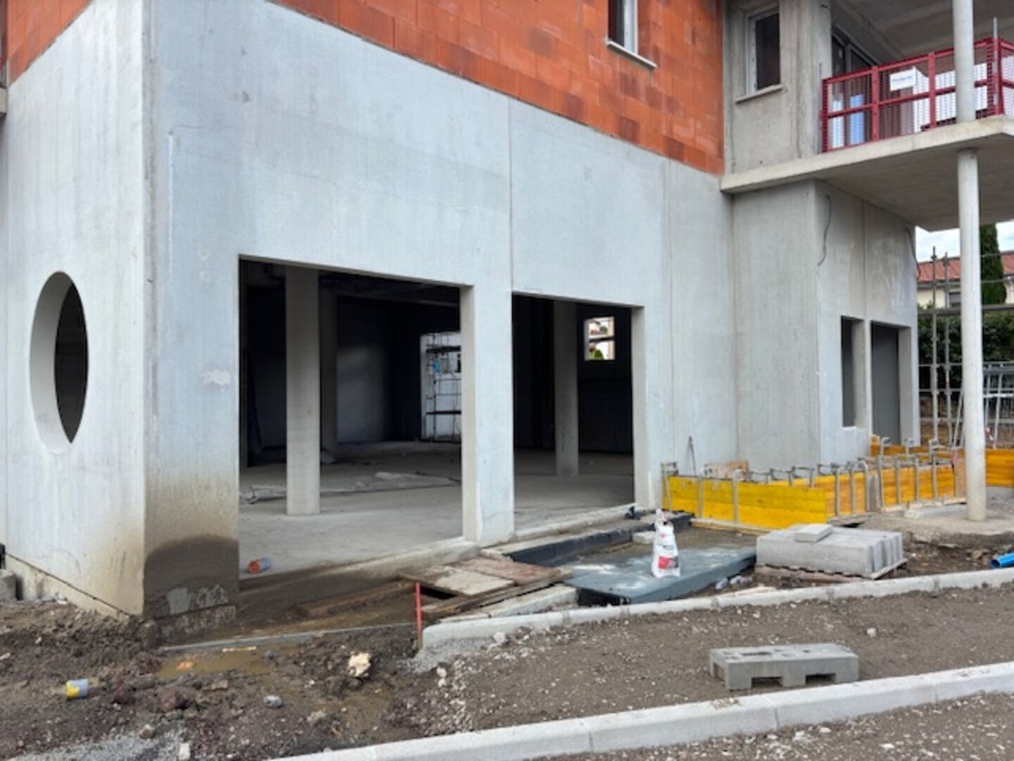 VENTE - Local - La Talaudière (42350) - 241600 €