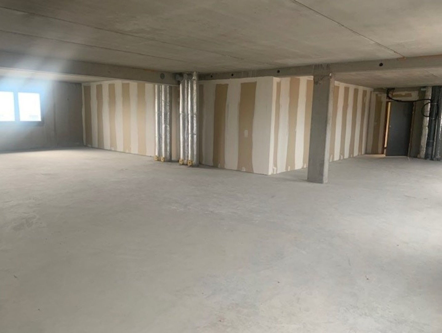 VENTE - Local - ANDREZIEUX BOUTHEON (42160) - 208000 €