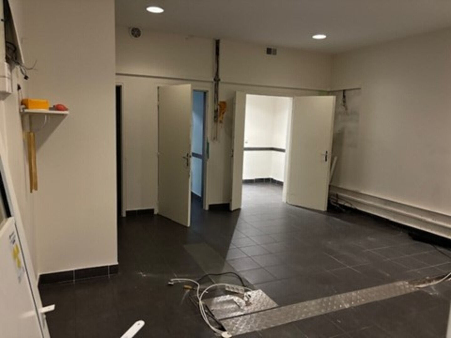 VENTE - Local - SAINT ETIENNE (42000) - 590000 €