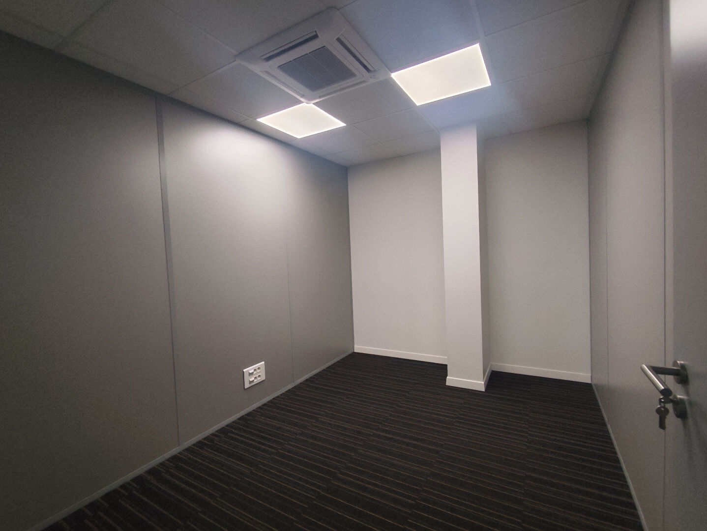 VENTE - Local - SAINT ETIENNE (42000) - 440000 €