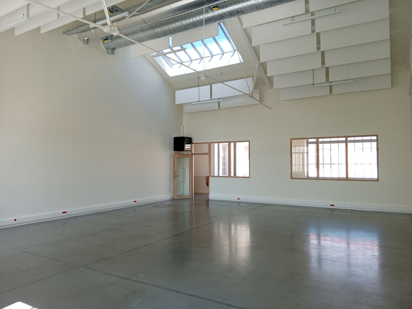 LOCATION - Local - SAINT ETIENNE (42000) - 1667 €