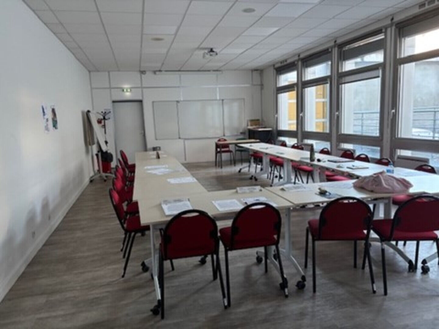 VENTE - Local - SAINT ETIENNE (42000) - 1300000 €