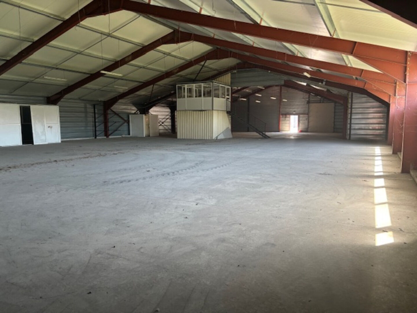 VENTE - Local - CIVENS (42110) - 625000 €