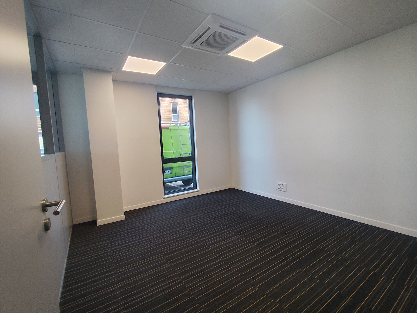 VENTE - Local - SAINT ETIENNE (42000) - 440000 €