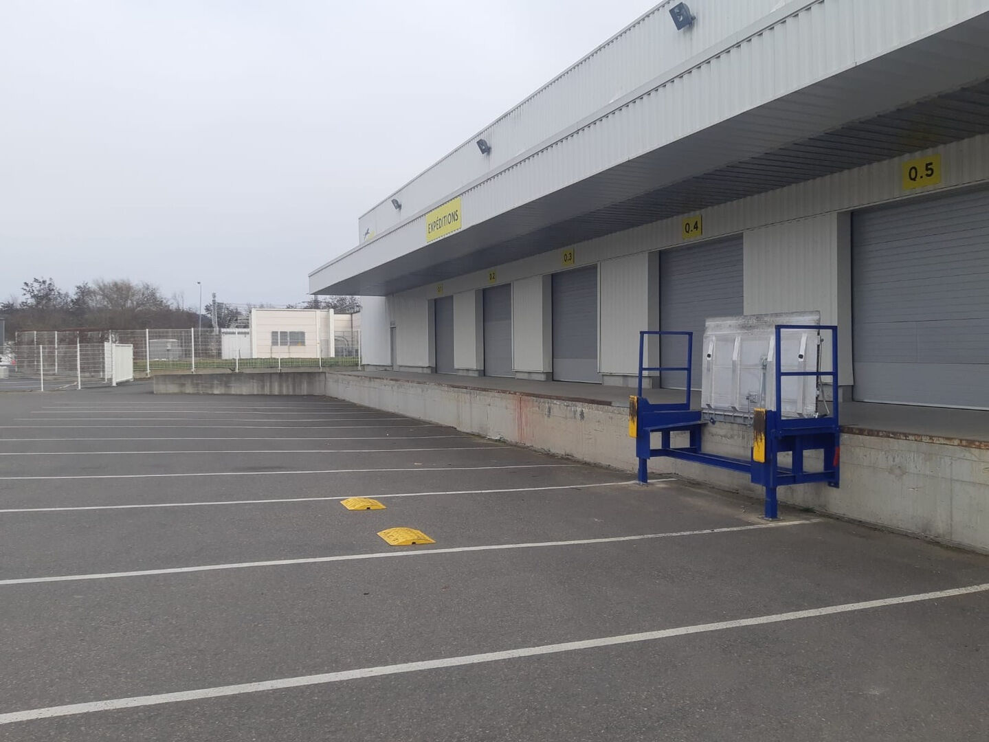LOCATION - Local - LE CHAMBON FEUGEROLLES (42500) - 24167 €