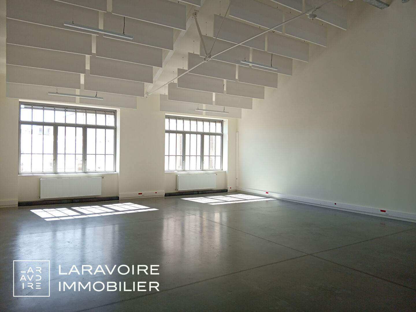 LOCATION - Local - SAINT ETIENNE (42000) - 1667 €