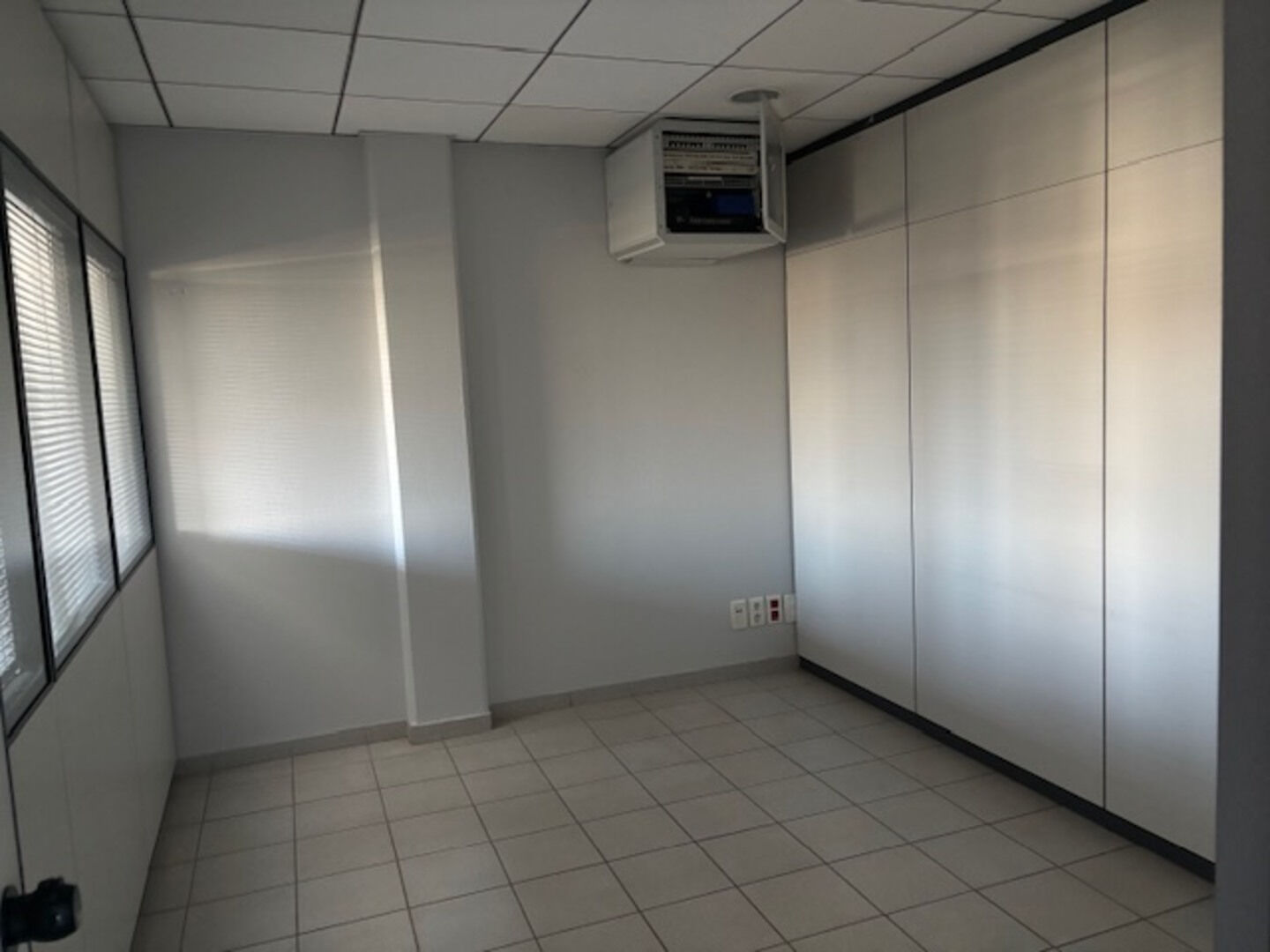 LOCATION - Local - SAINT ETIENNE (42000) - 1867 €