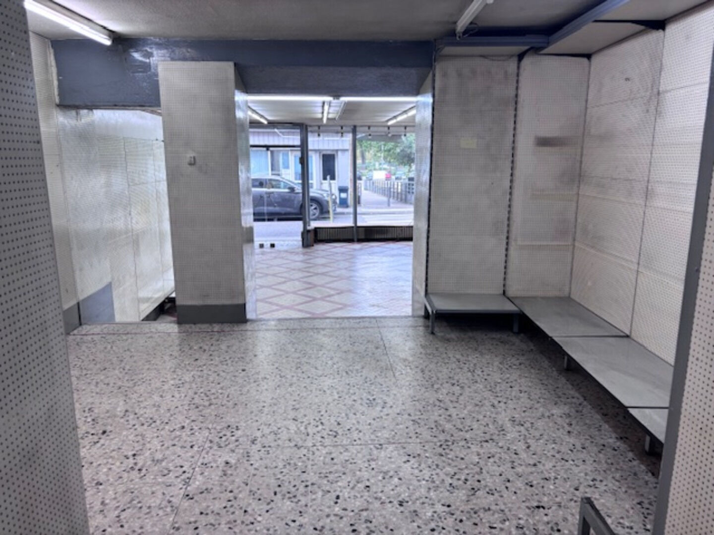 VENTE - Local - RIVE DE GIER (42800) - 110000 €