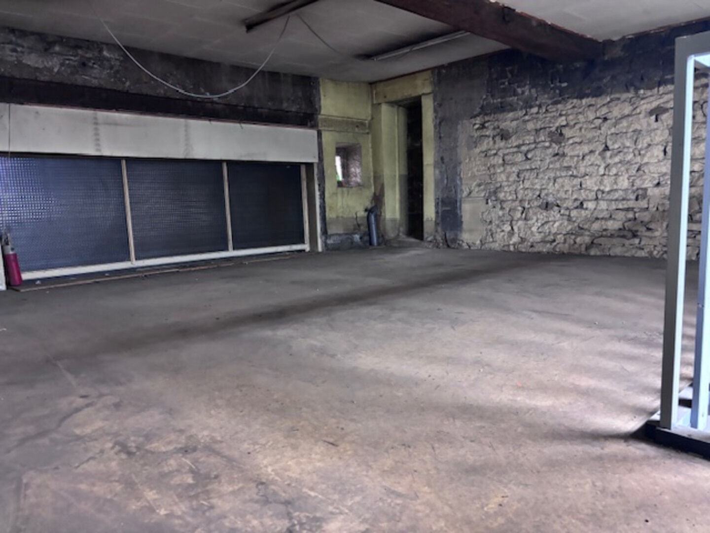 LOCATION - Local - RIVE DE GIER (42800) - 850 €