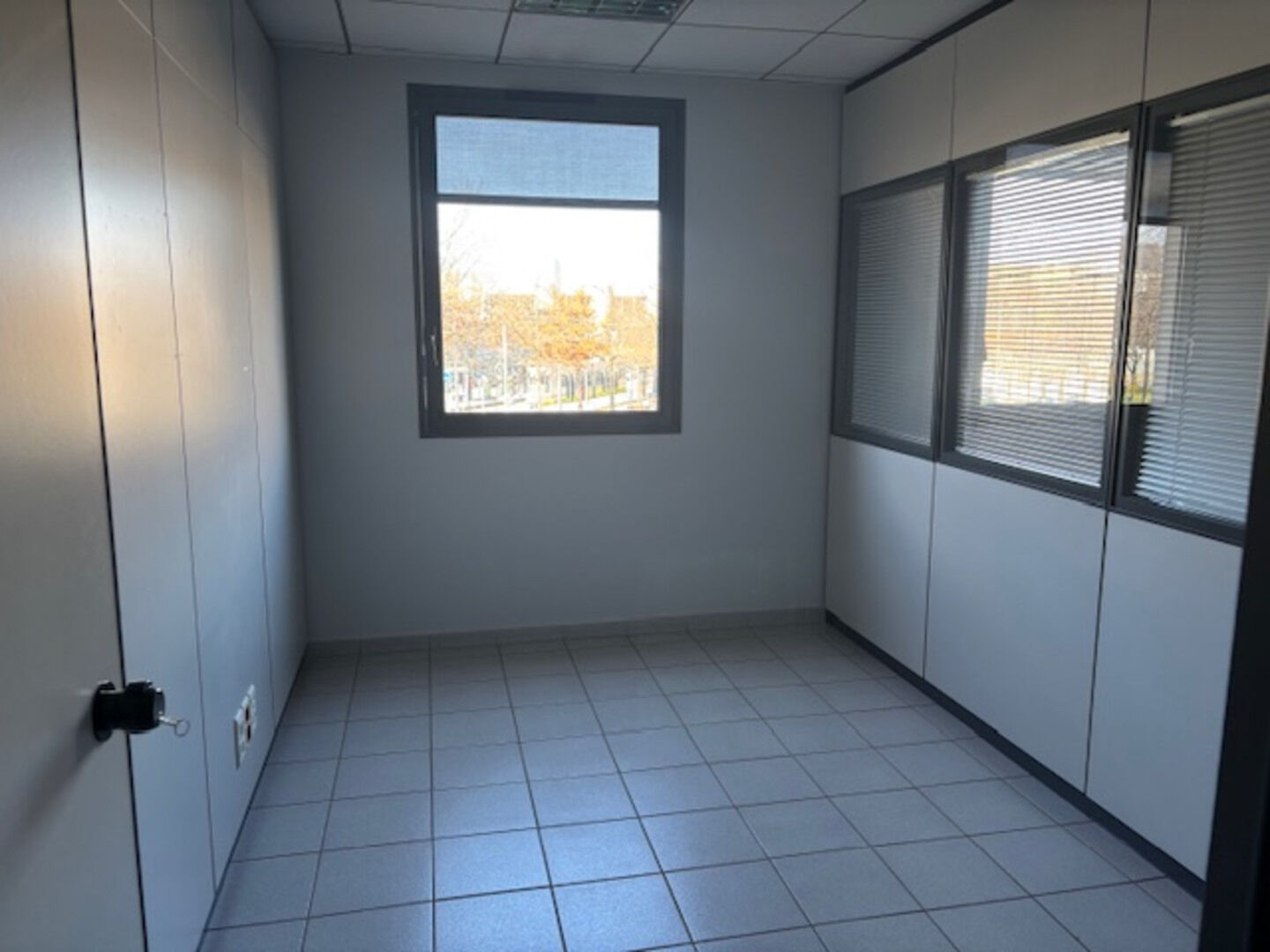 LOCATION - Local - SAINT ETIENNE (42000) - 1867 €