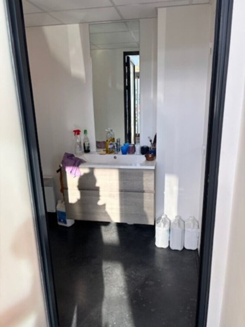 LOCATION - Local - SAINT PAUL EN JAREZ (42740) - 6000 €