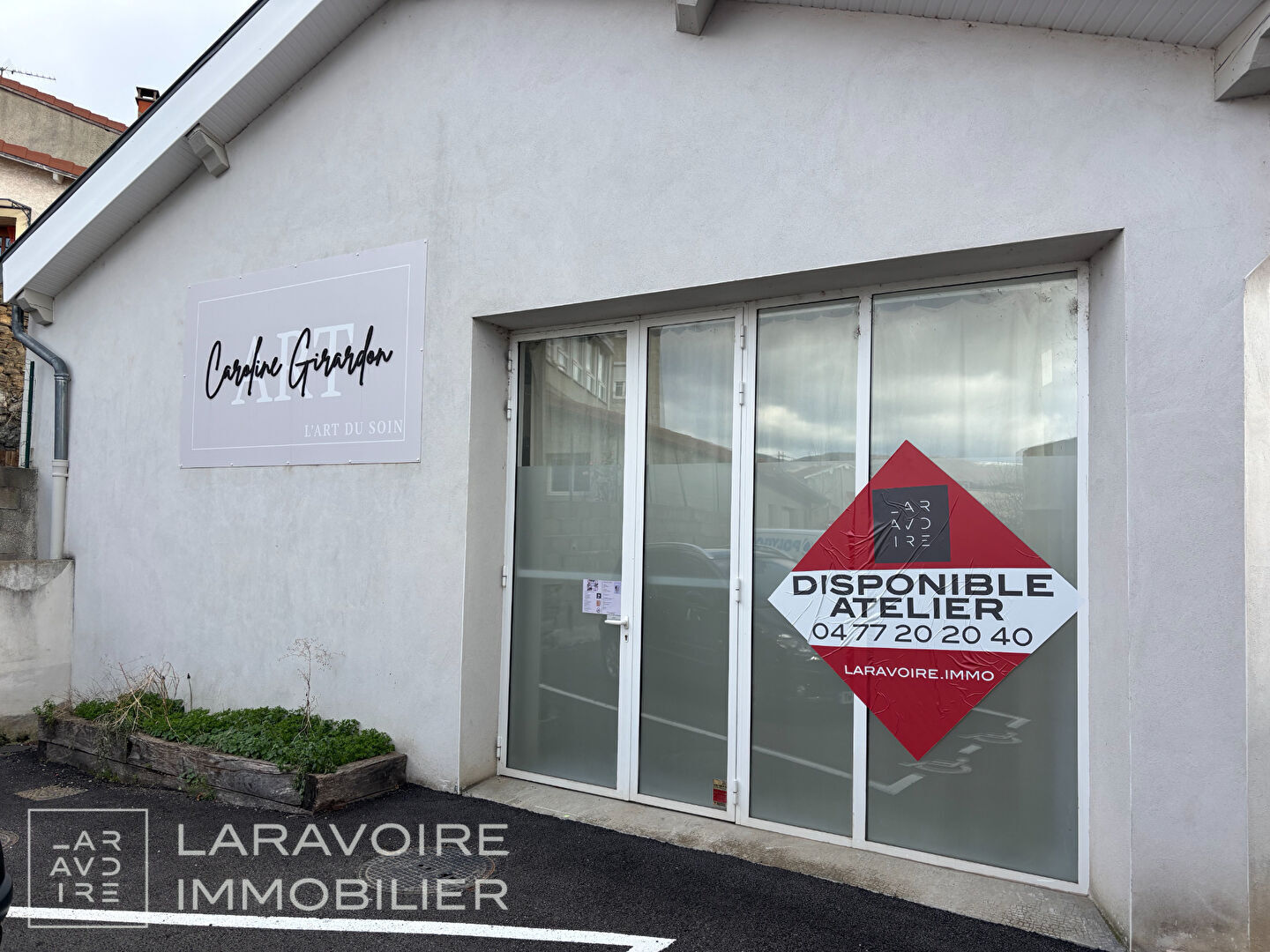 VENTE - Local - GENILAC (42800) - 189000 €