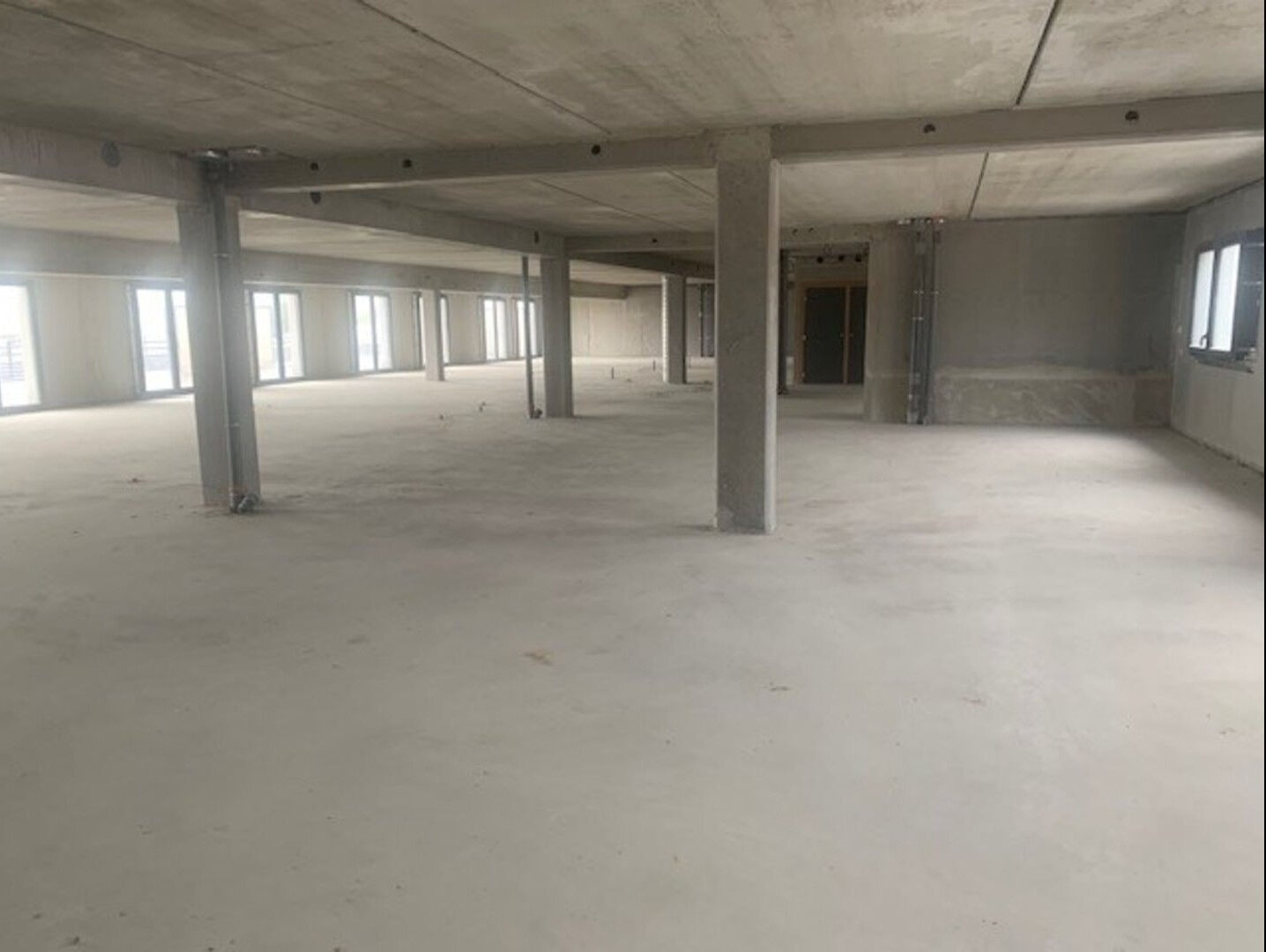 VENTE - Local - ANDREZIEUX BOUTHEON (42160) - 835000 €