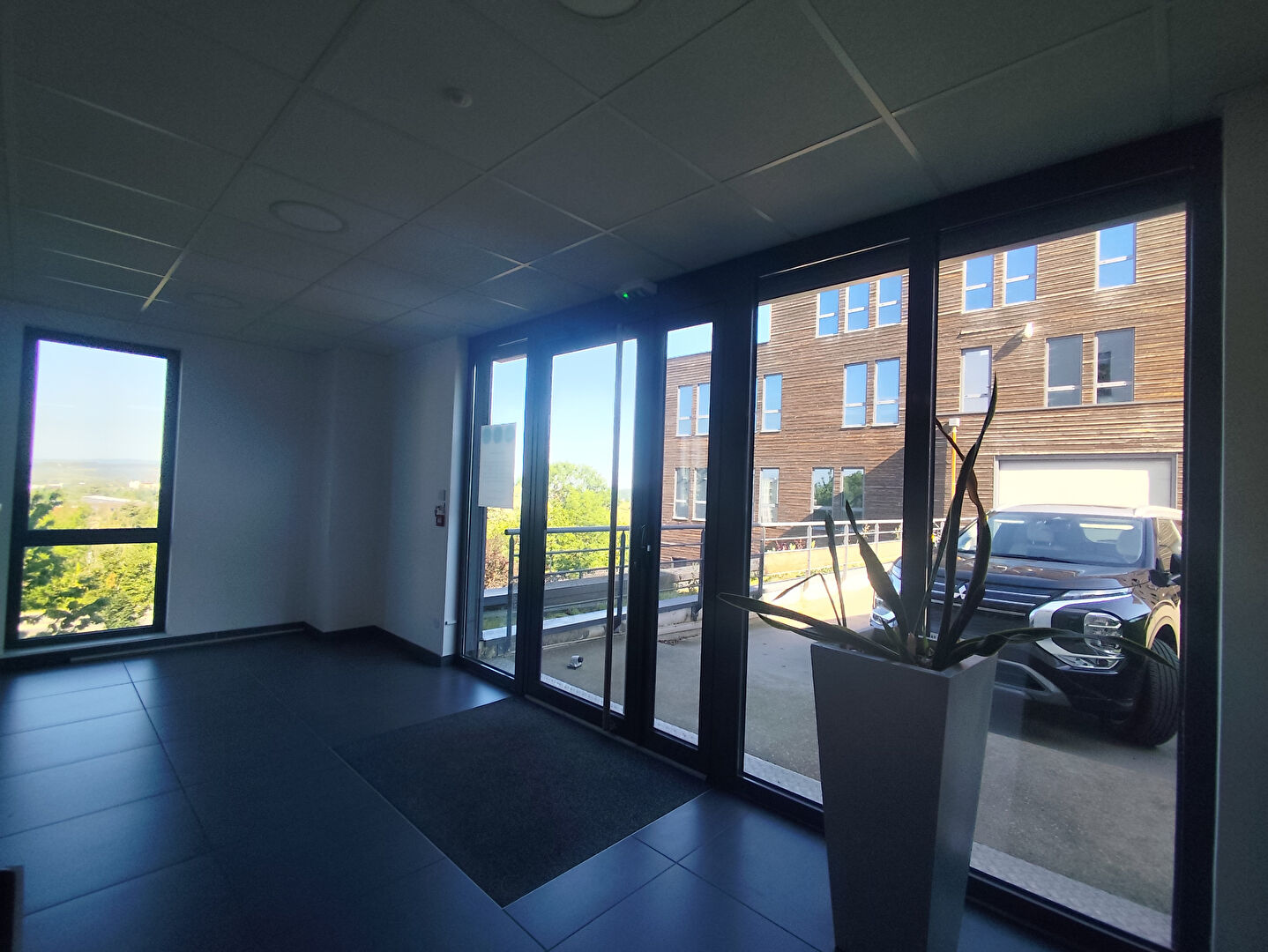 VENTE - Local - SAINT ETIENNE (42000) - 440000 €