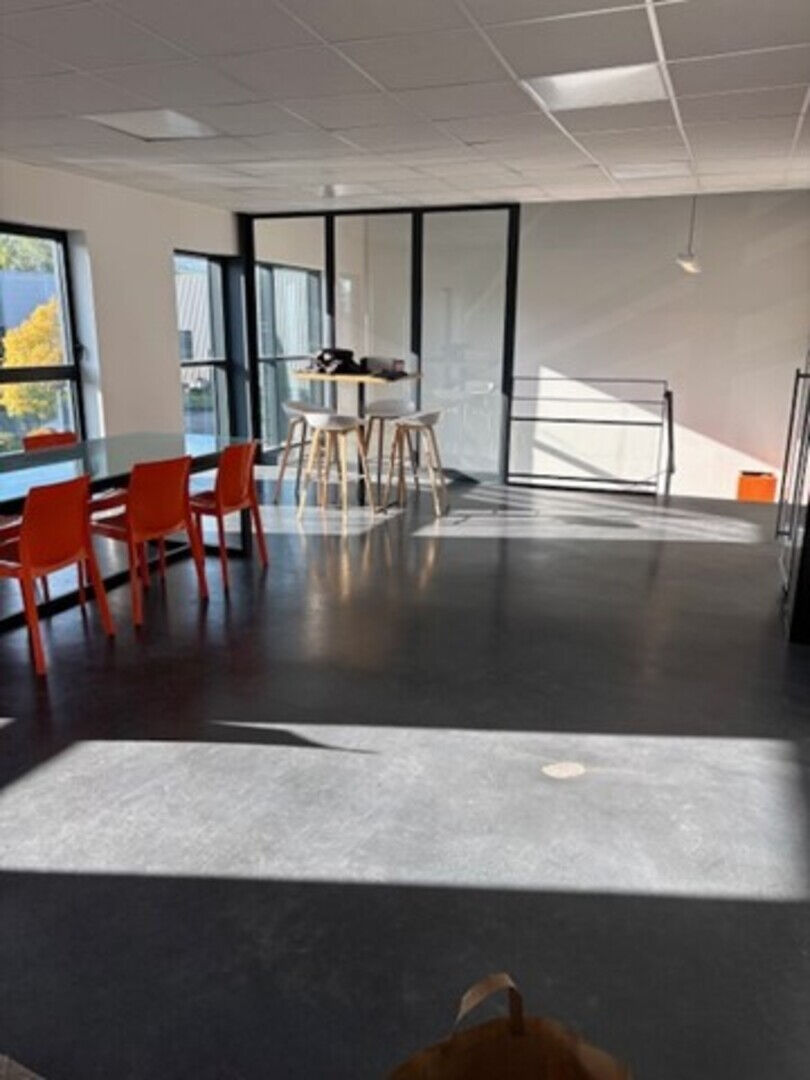 LOCATION - Local - SAINT PAUL EN JAREZ (42740) - 6000 €