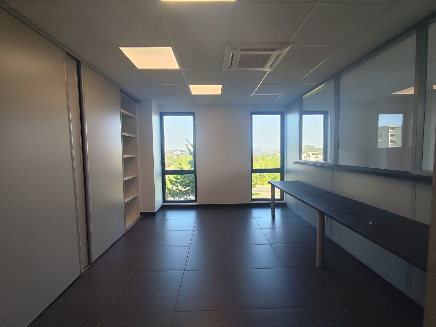 VENTE - Local - SAINT ETIENNE (42000) - 440000 €