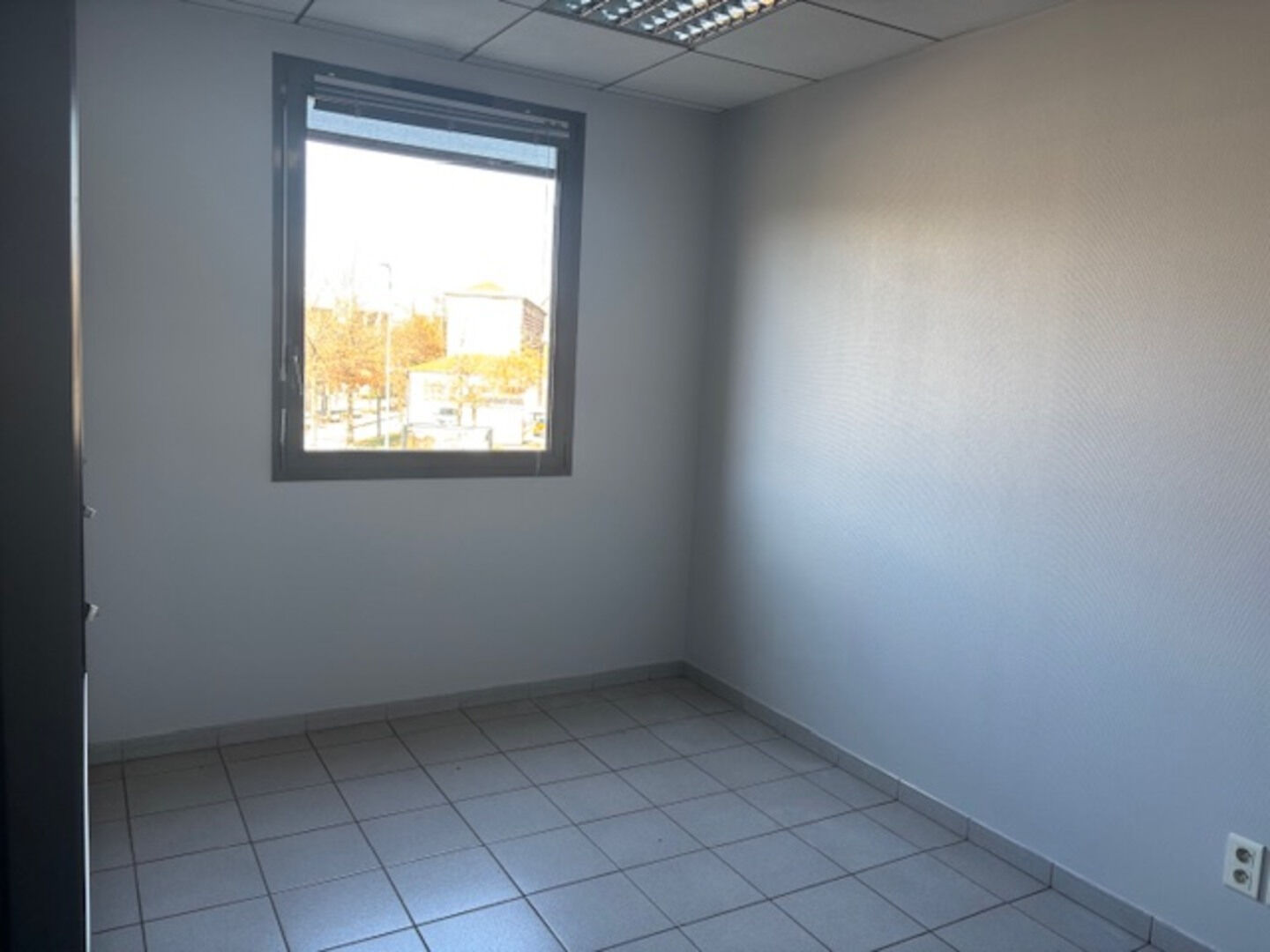 LOCATION - Local - SAINT ETIENNE (42000) - 1867 €