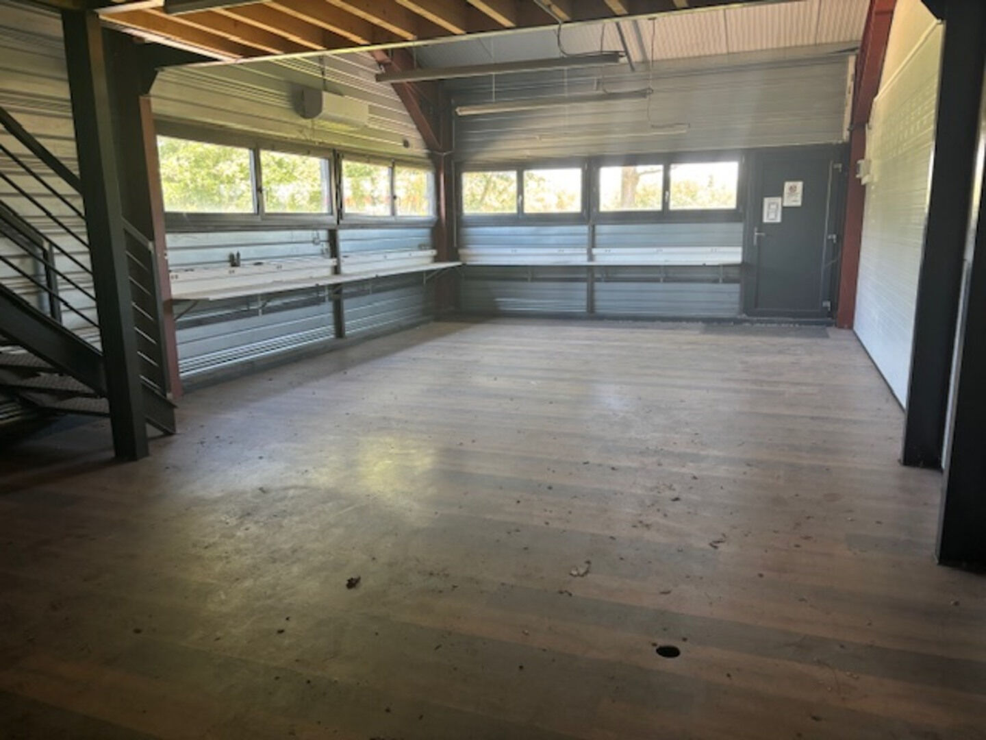 VENTE - Local - CIVENS (42110) - 625000 €