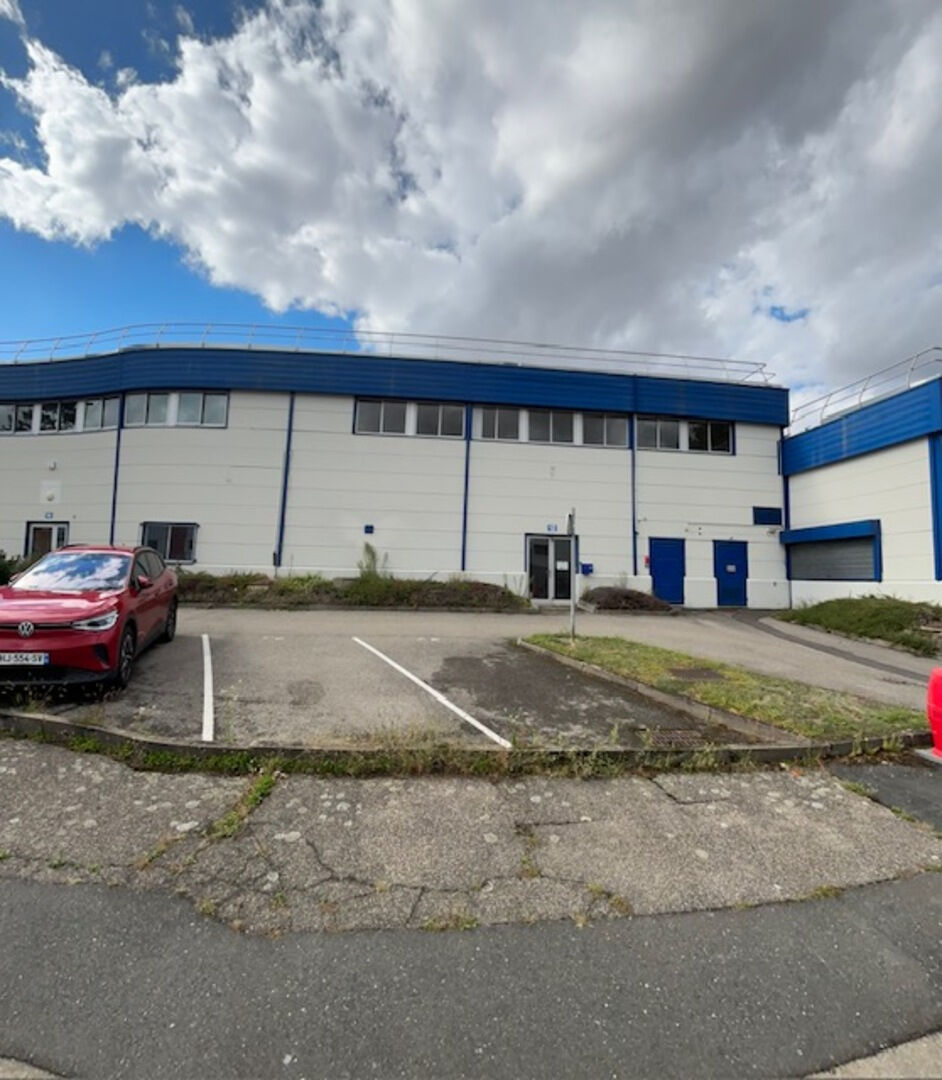 LOCATION - Local - SAINT ETIENNE (42000) - 2002 €