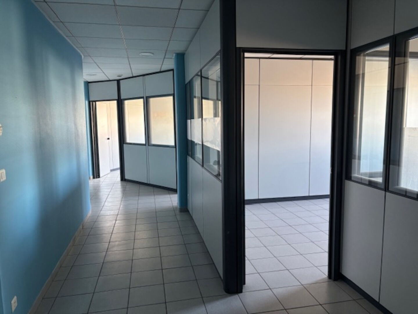 LOCATION - Local - SAINT ETIENNE (42000) - 1867 €