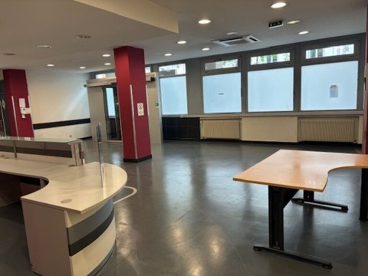 VENTE - Local - SAINT ETIENNE (42000) - 590000 €