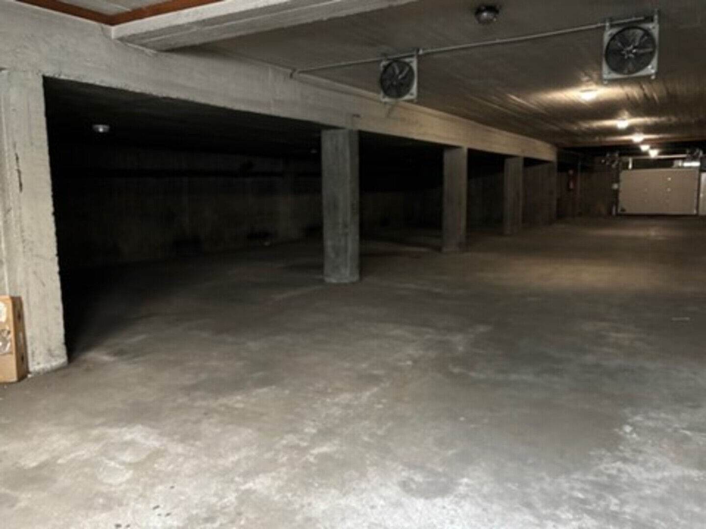 VENTE - Local - SAINT ETIENNE (42000) - 590000 €