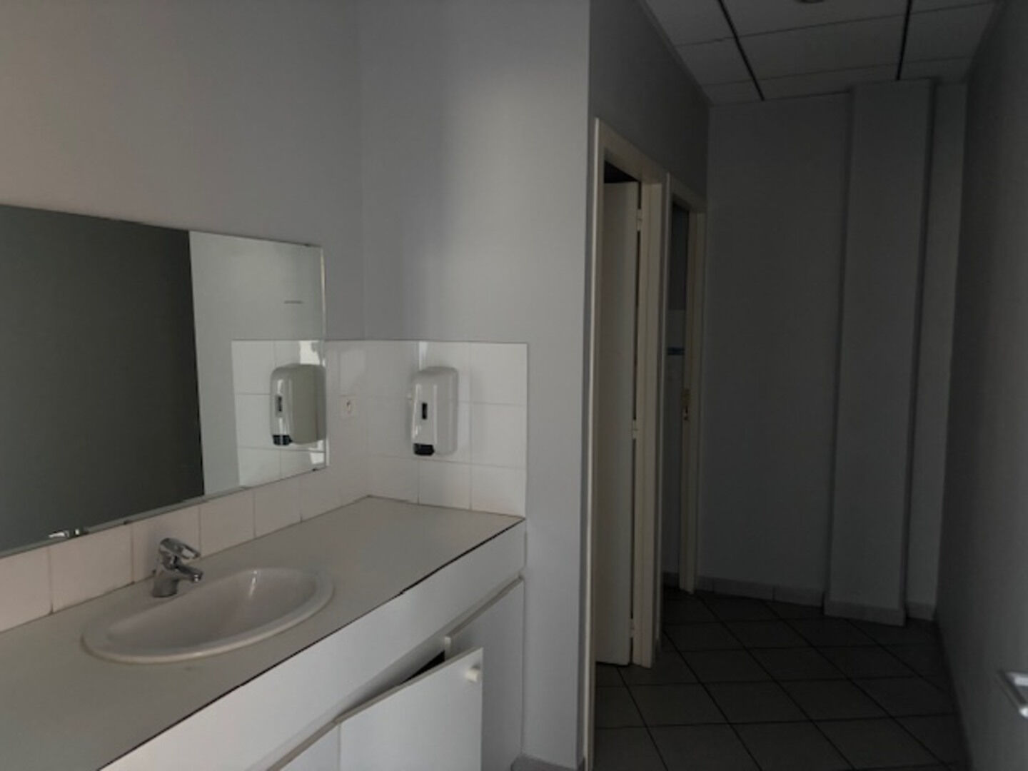 LOCATION - Local - SAINT ETIENNE (42000) - 1867 €