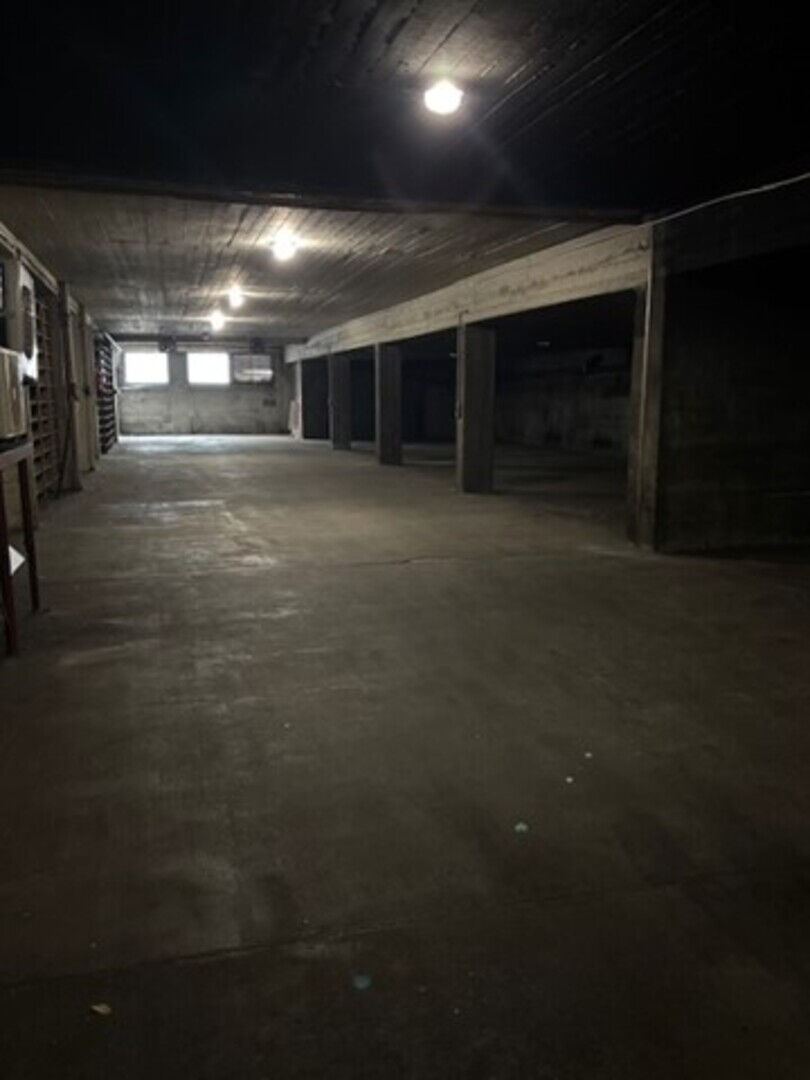 VENTE - Local - SAINT ETIENNE (42000) - 590000 €