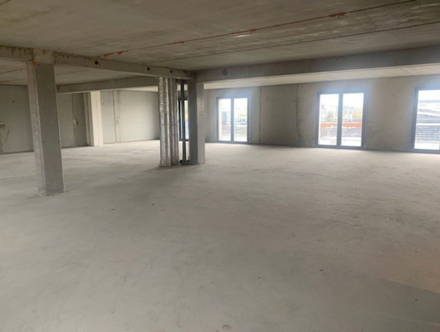 VENTE - Local - ANDREZIEUX BOUTHEON (42160) - 197000 €
