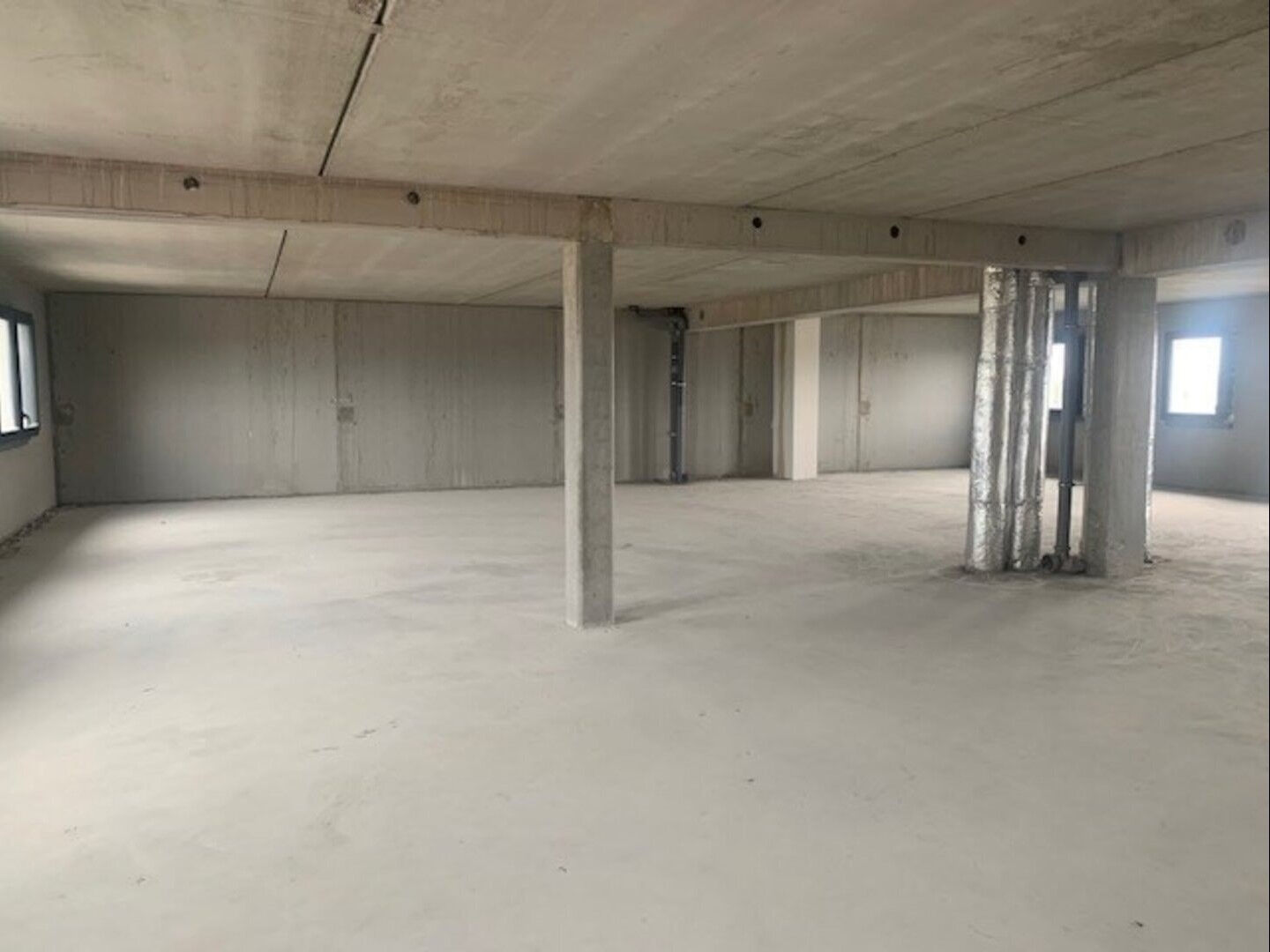 VENTE - Local - ANDREZIEUX BOUTHEON (42160) - 208000 €