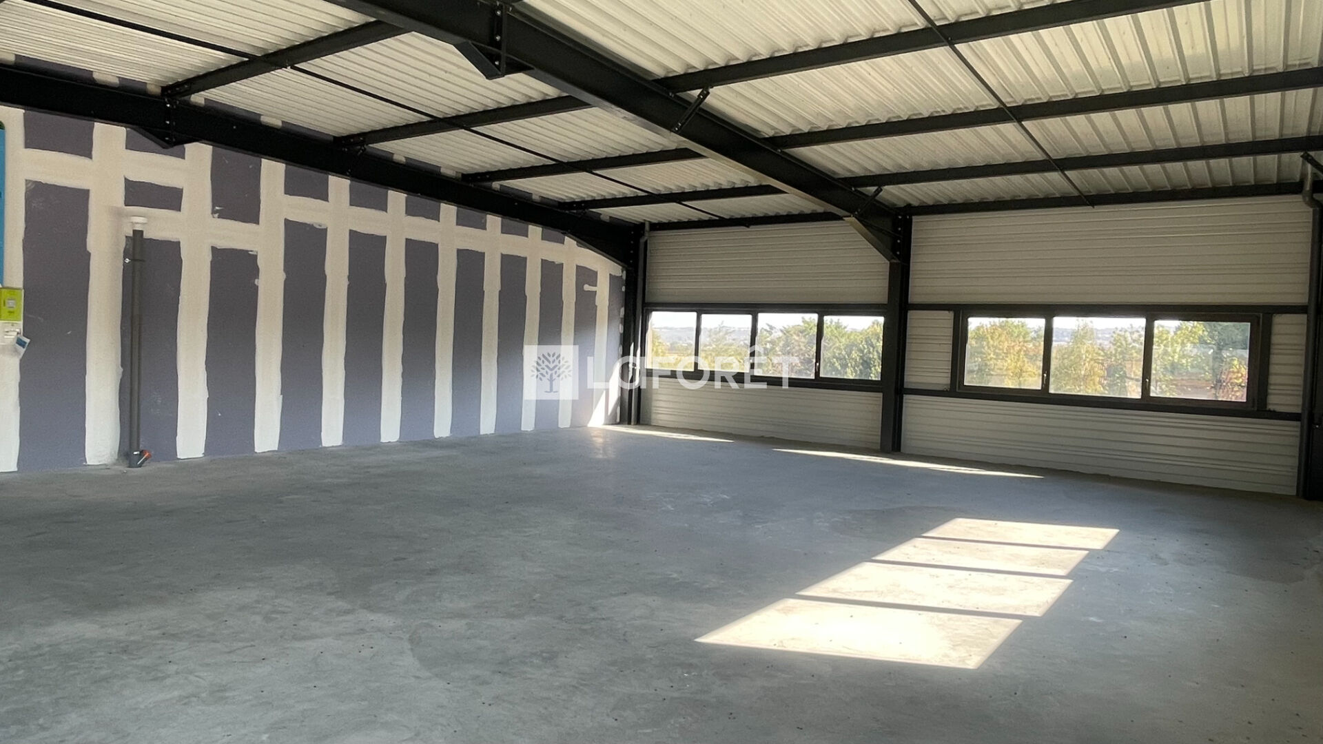 VENTE - Local - ANDREZIEUX BOUTHEON (42160) - 273800 €