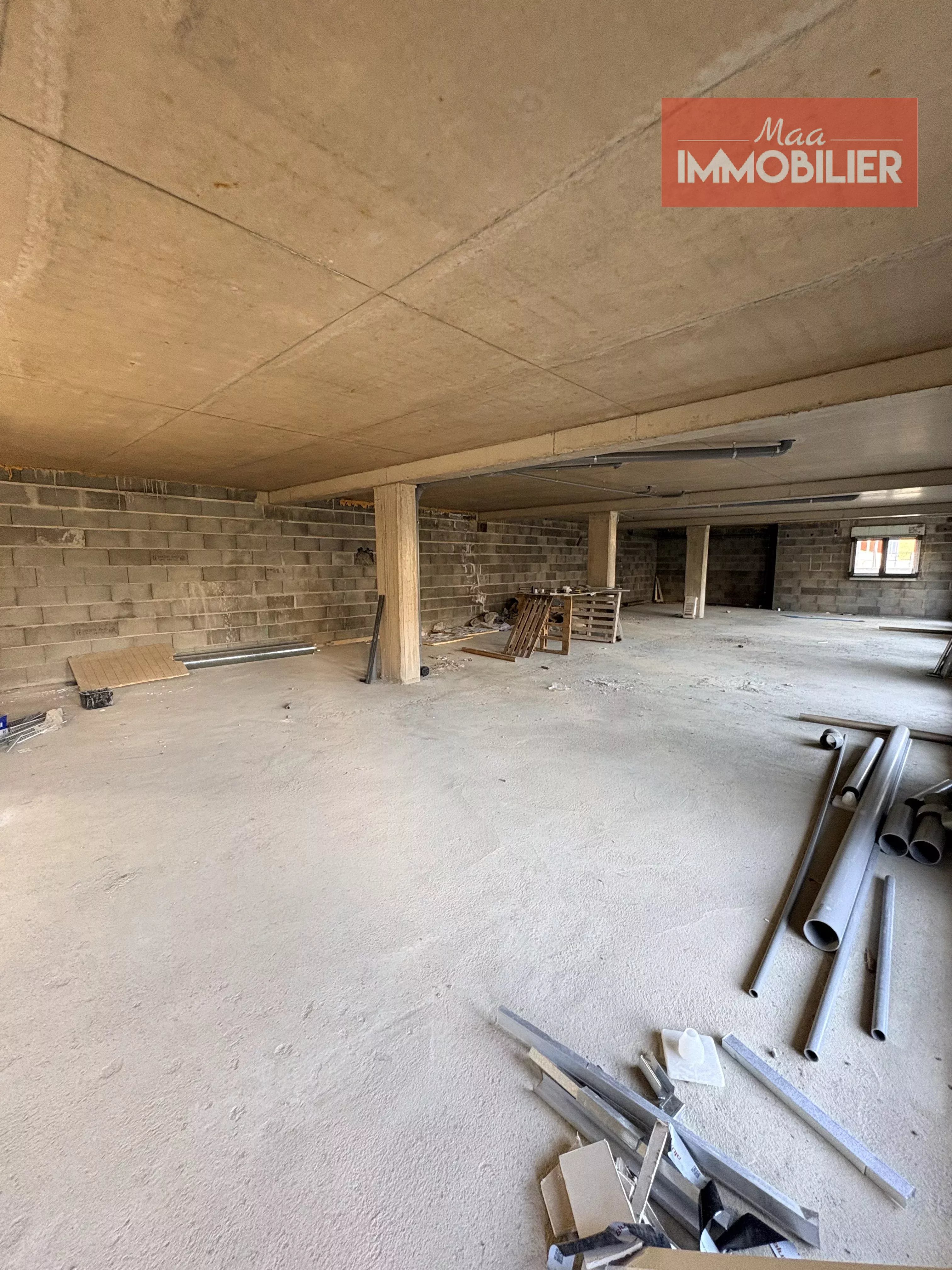 LOCATION - Bureau - Firminy (42700) - 27340 €