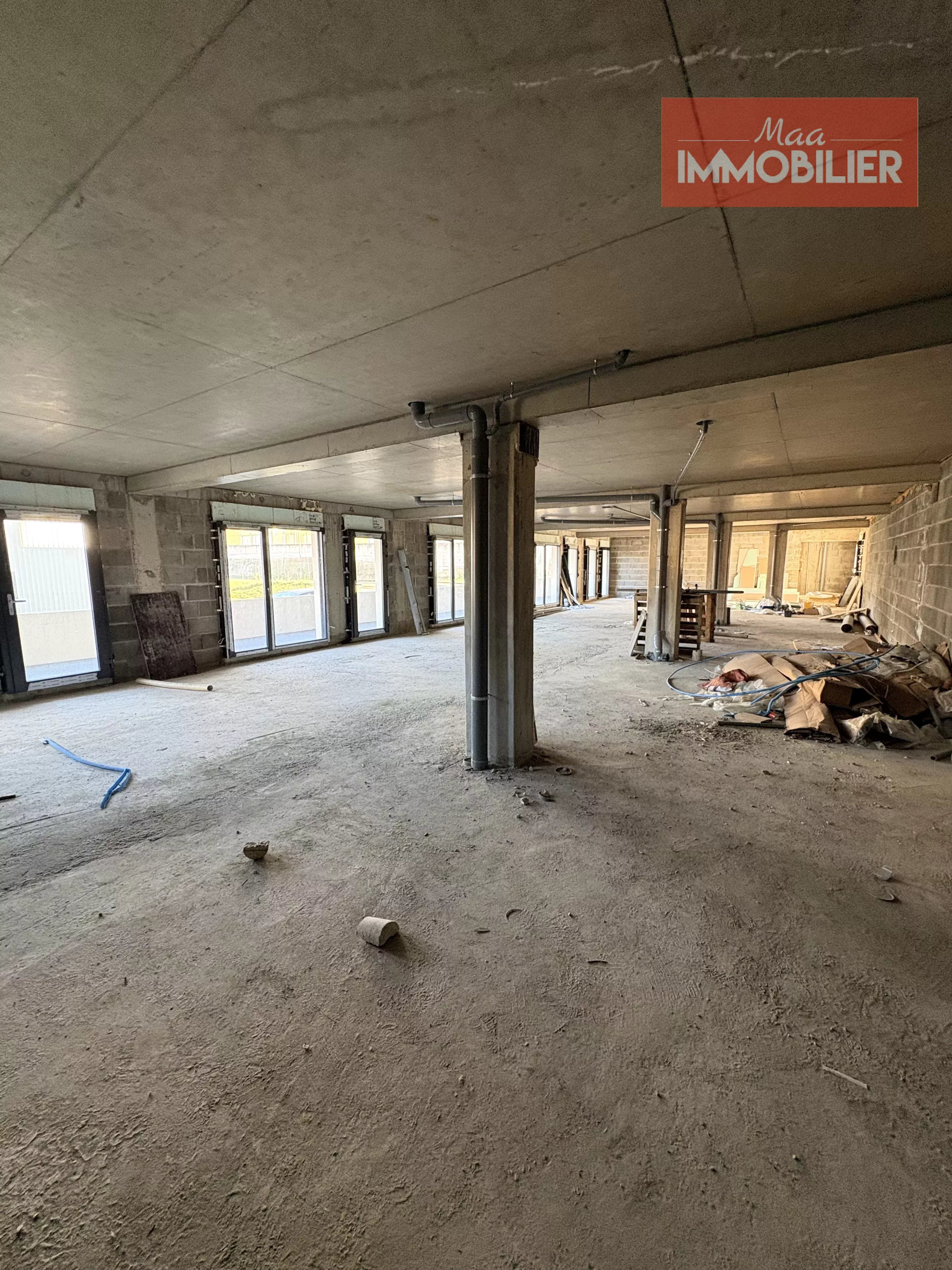 LOCATION - Bureau - Firminy (42700) - 27340 €