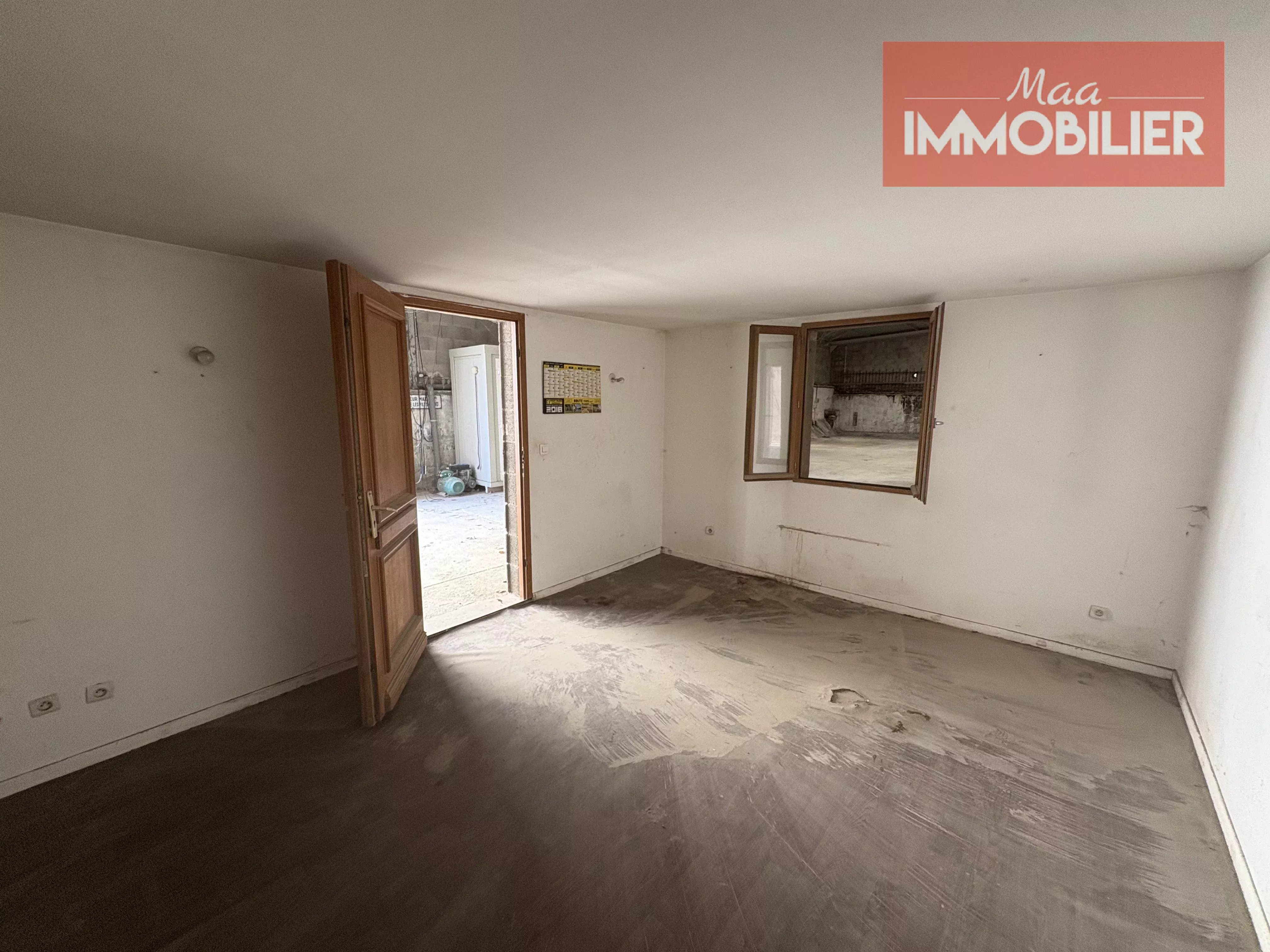 LOCATION - Local - Saint-Étienne (42100) - 2767 €