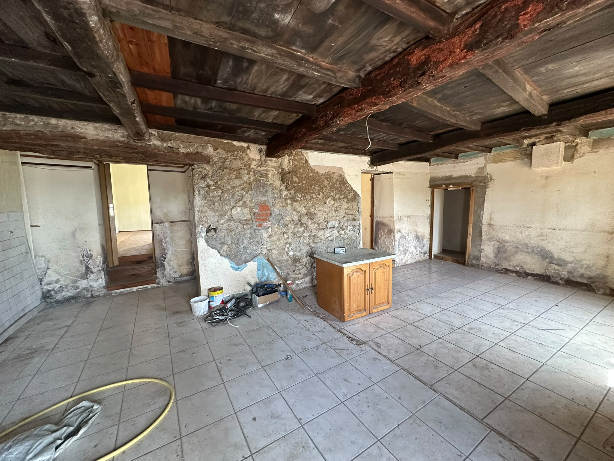 VENTE - Maison/villa - Chazelles-sur-Lyon (42140) - 99000 €