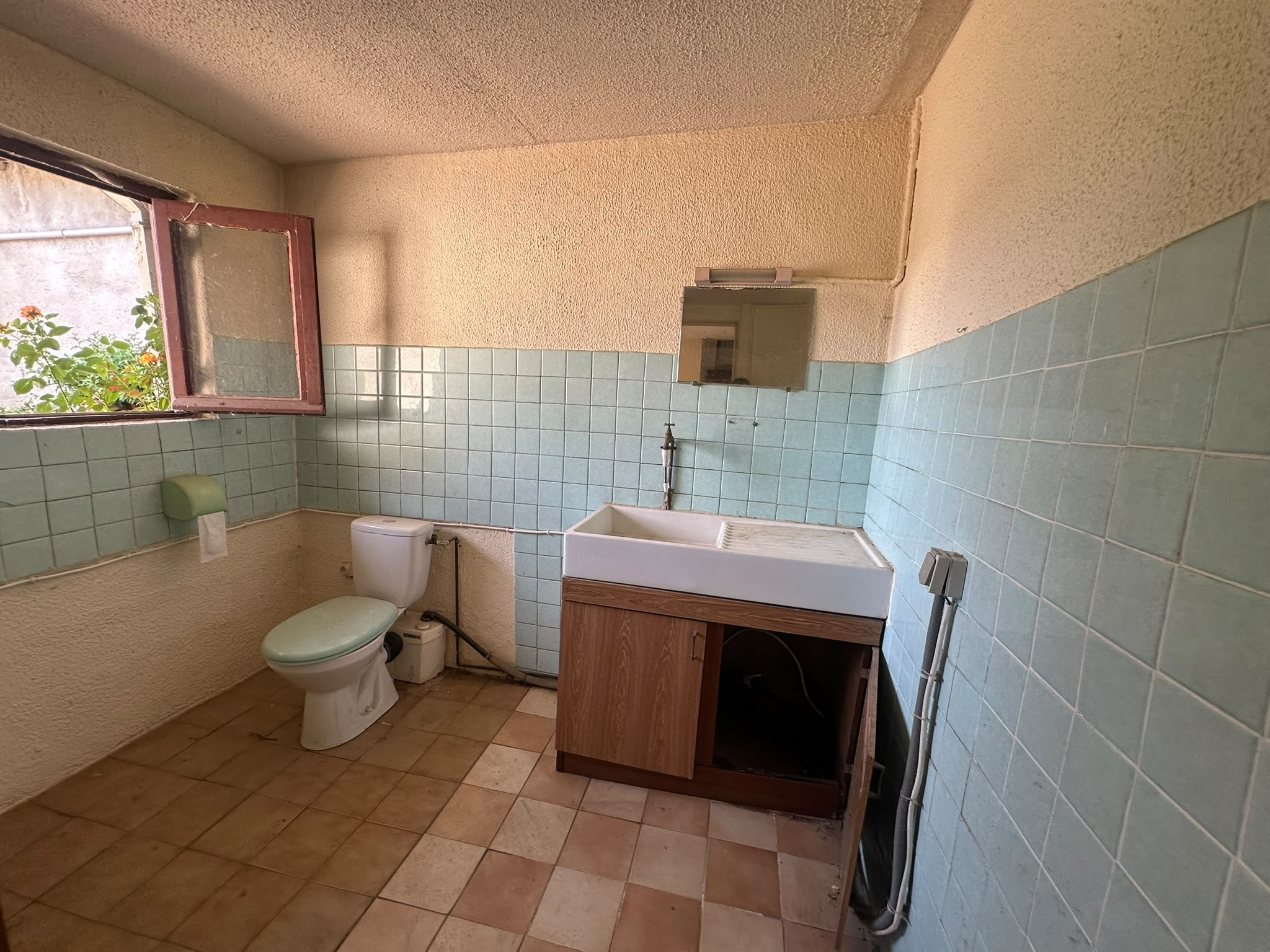 VENTE - Maison/villa - Chazelles-sur-Lyon (42140) - 99000 €