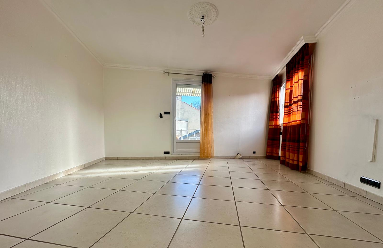 VENTE - Immeuble - Saint-Étienne (42100) - 235000 €