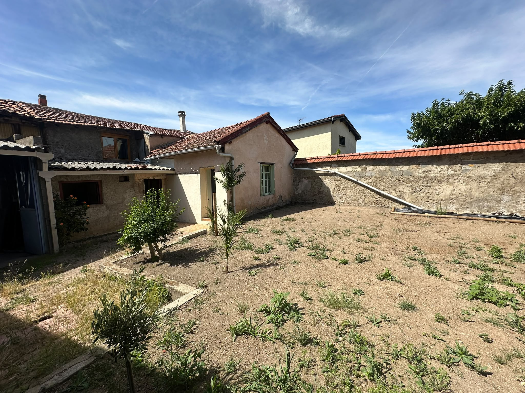 VENTE - Maison/villa - Chazelles-sur-Lyon (42140) - 99000 €