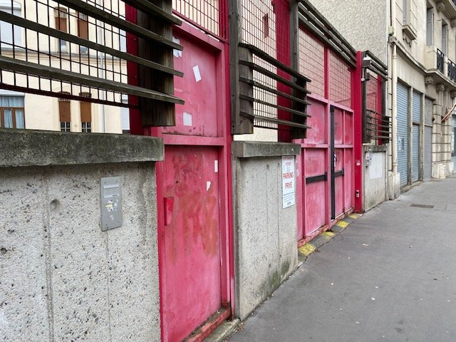 LOCATION - Parking/box - Saint-Étienne (42000) - 15 €