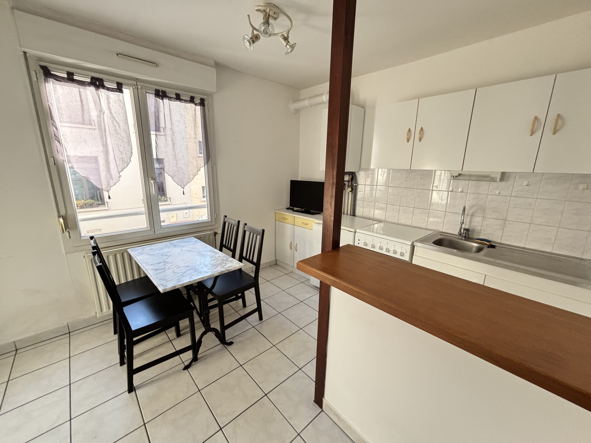 LOCATION - Appartement - Saint-Étienne (42100) - 385 €