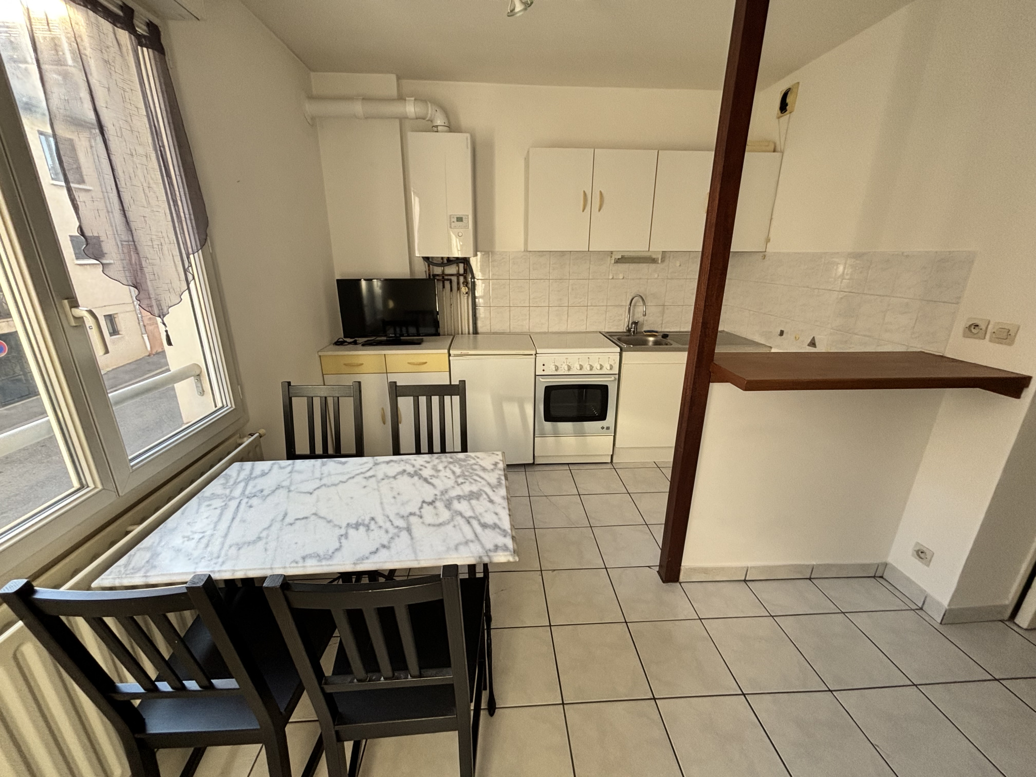 LOCATION - Appartement - Saint-Étienne (42100) - 385 €