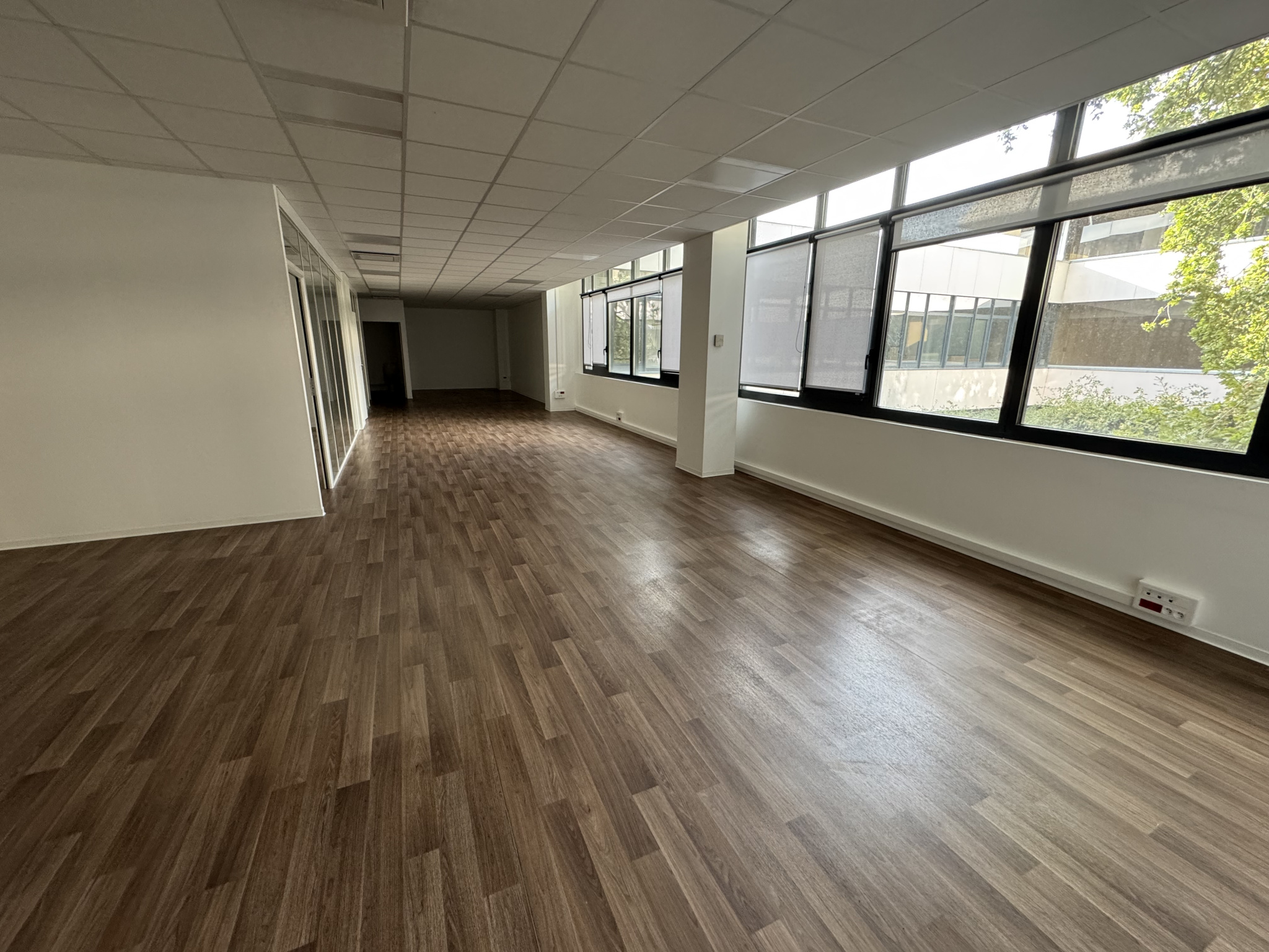 LOCATION - Bureaux - Andrézieux-Bouthéon (42160) - 2850 €