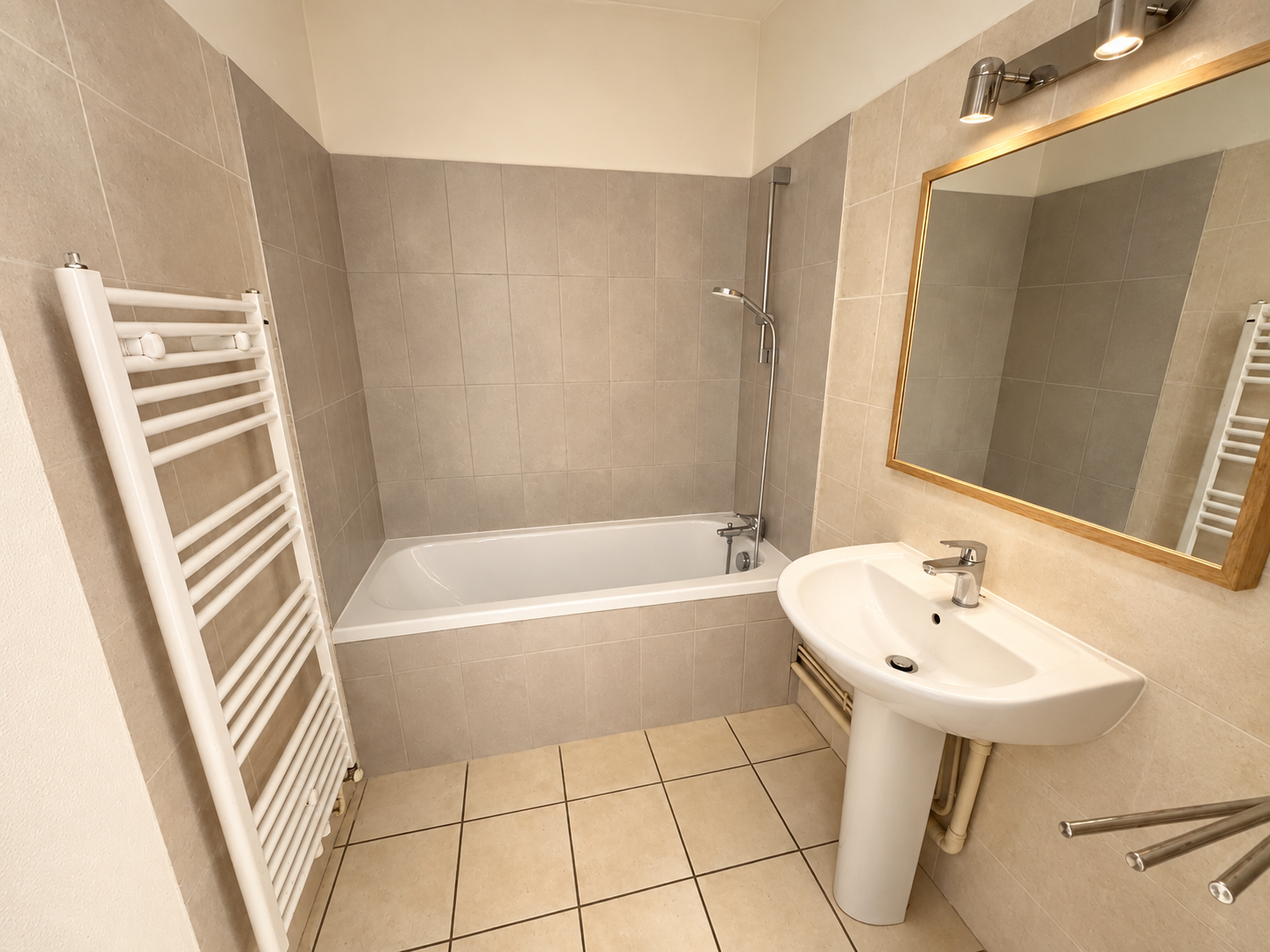 LOCATION - Appartement - Saint-Étienne (42100) - 630 €