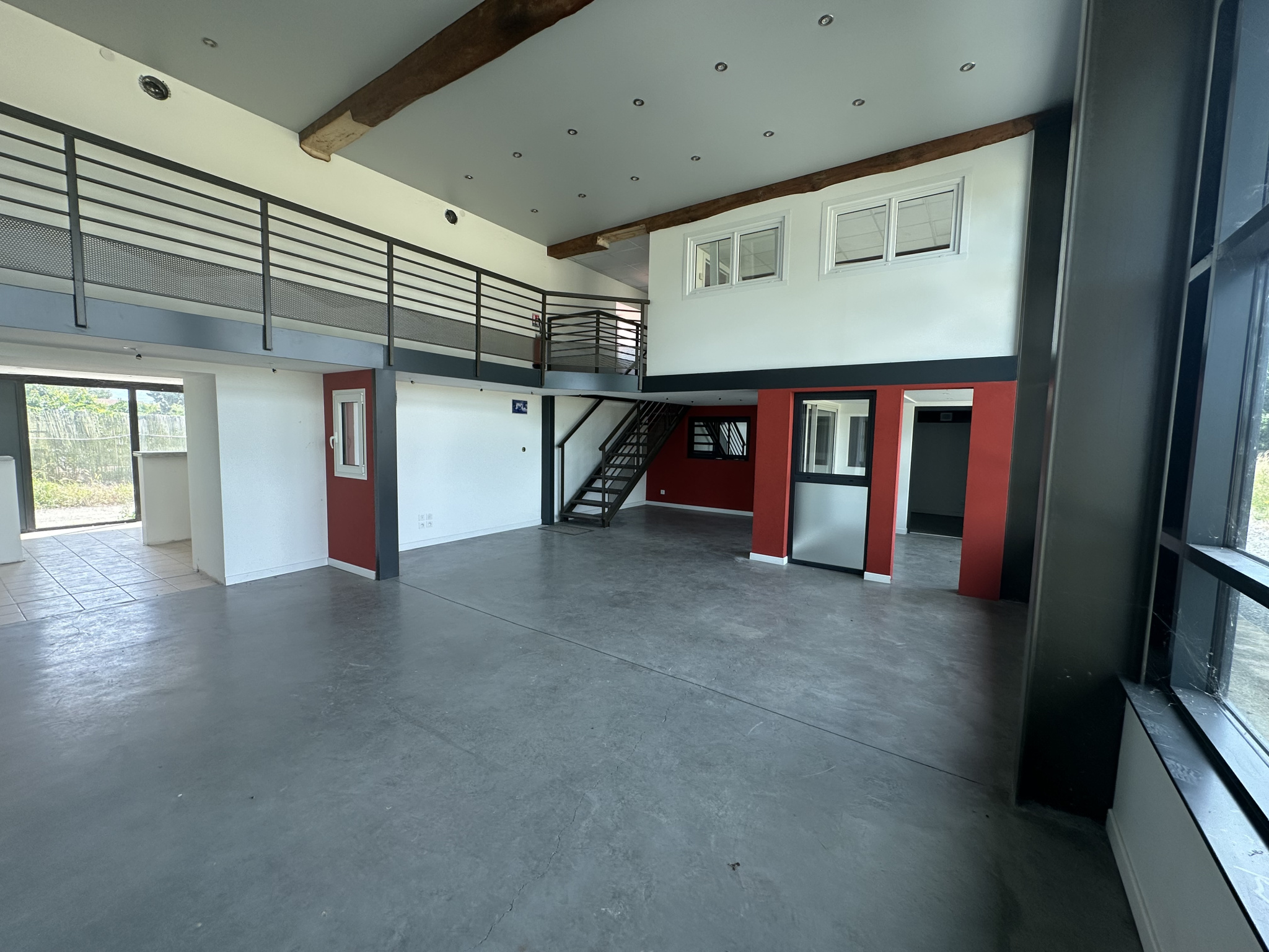 VENTE - Local - Feurs (42110) - 238000 €