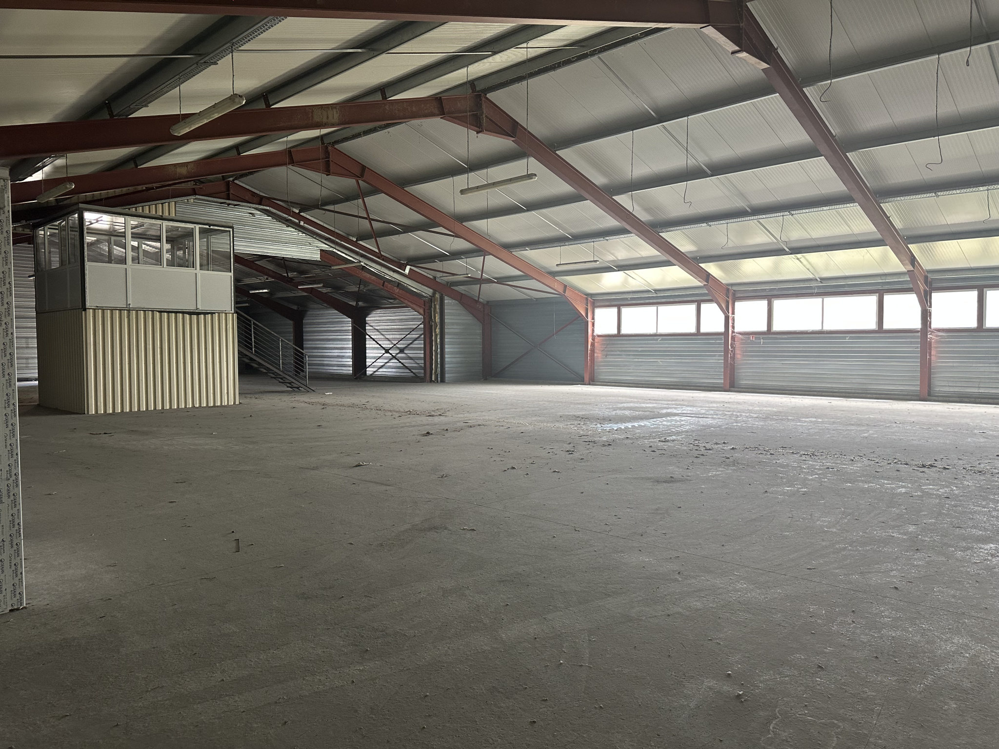 VENTE - Local - Feurs (42110) - 625000 €
