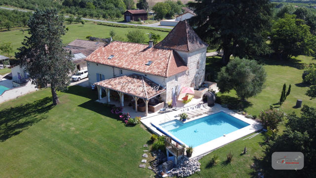 VENTE DE PRESTIGE - Maison/villa - Castelmoron-sur-Lot (47260) - 1162600 €