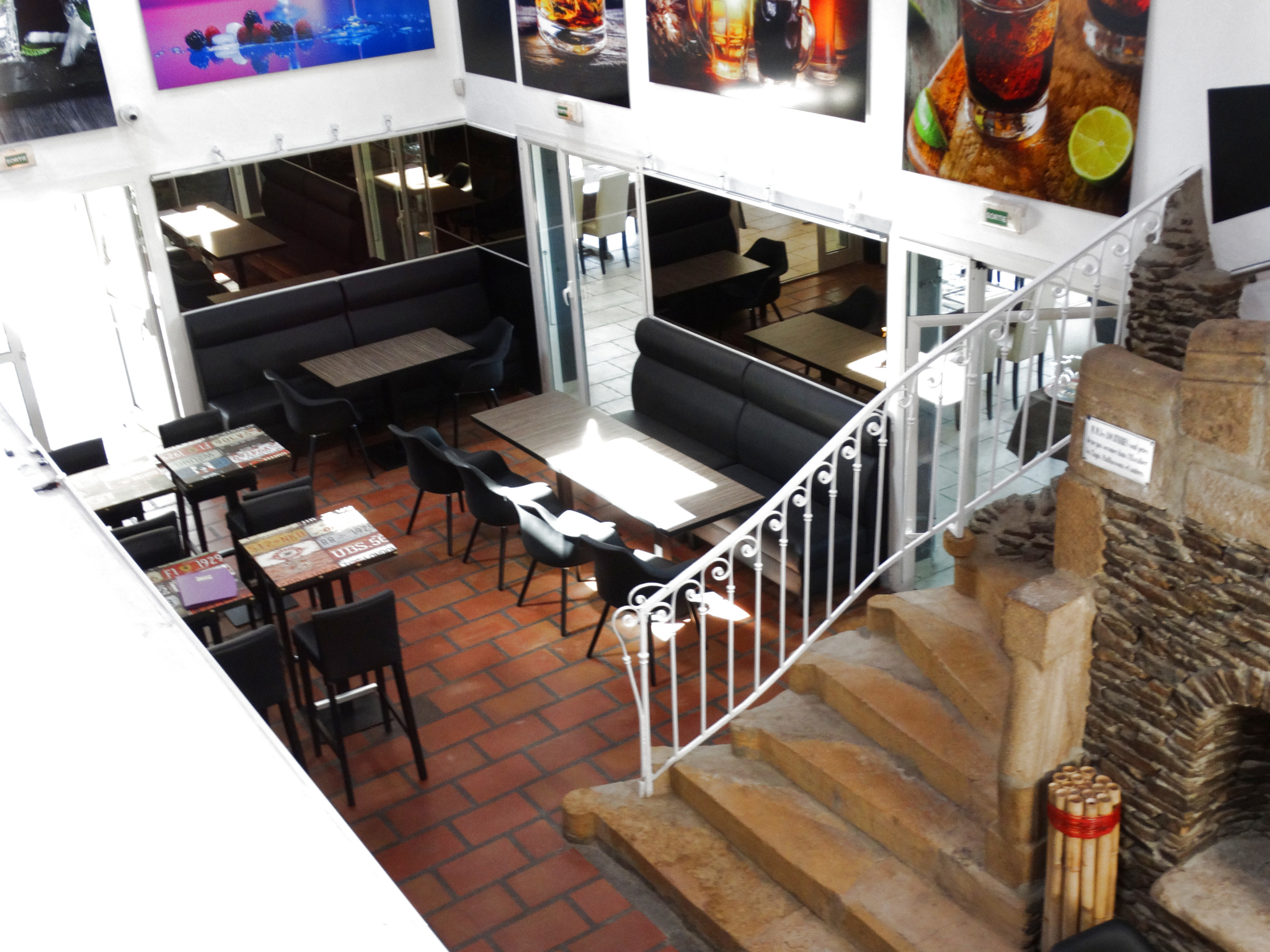 VENTE - Local - Longes (69420) - 1950000 €