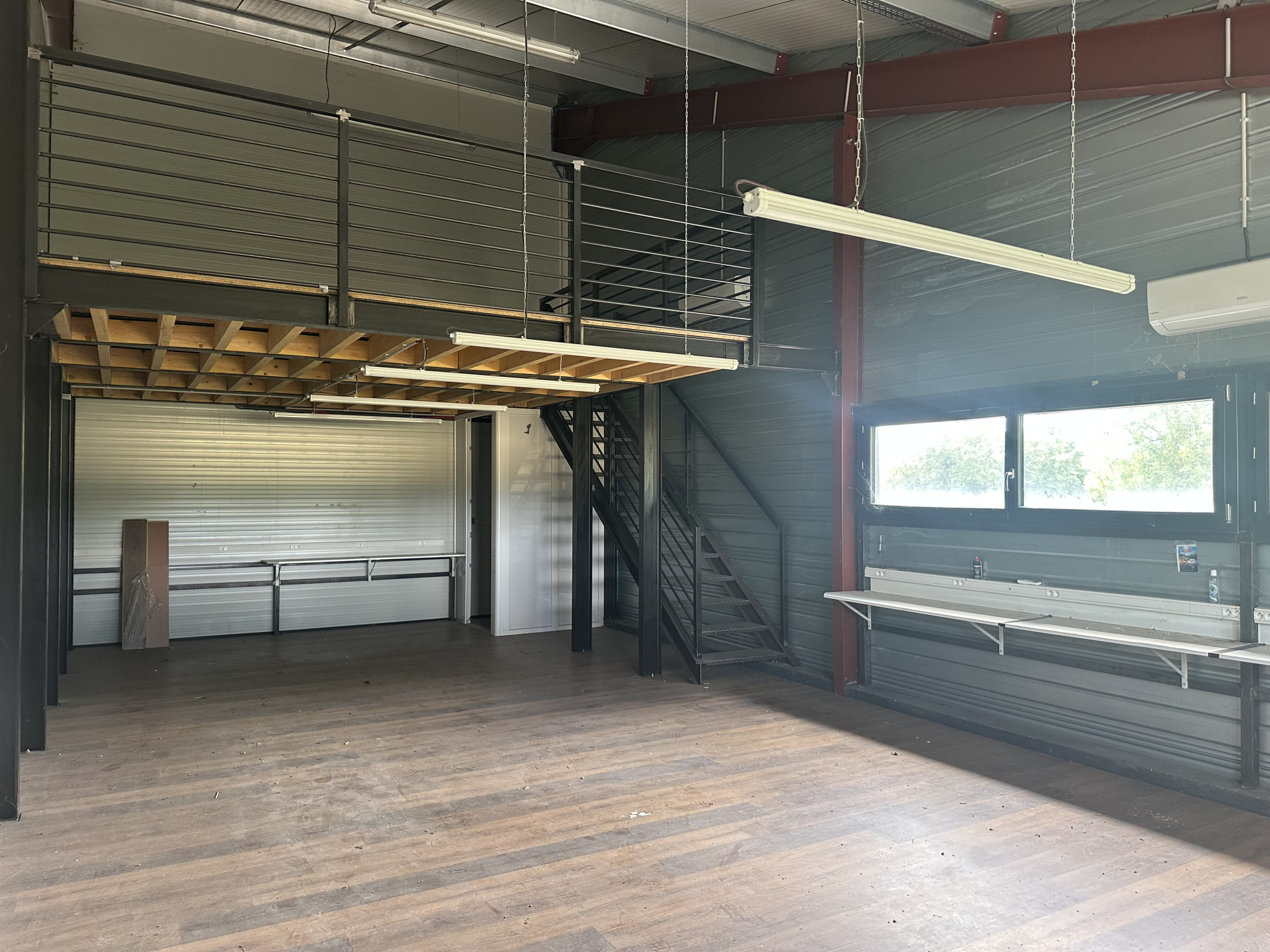 VENTE - Local - Feurs (42110) - 625000 €